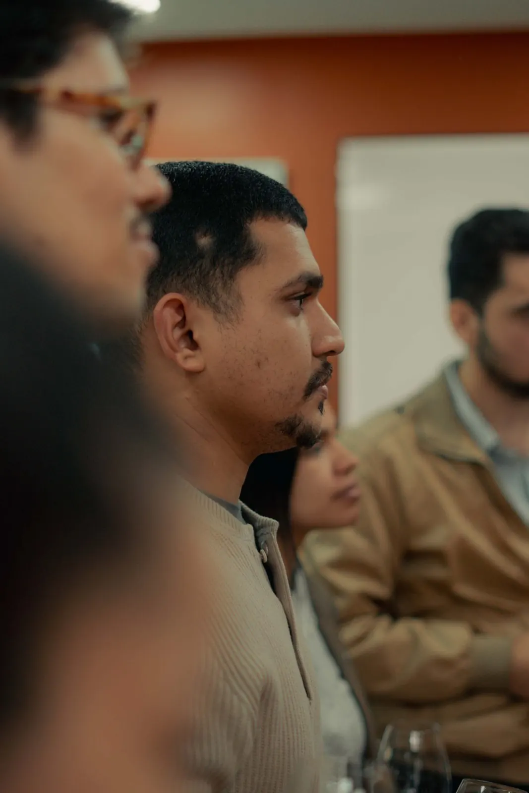 Alunos atentos durante a aula
