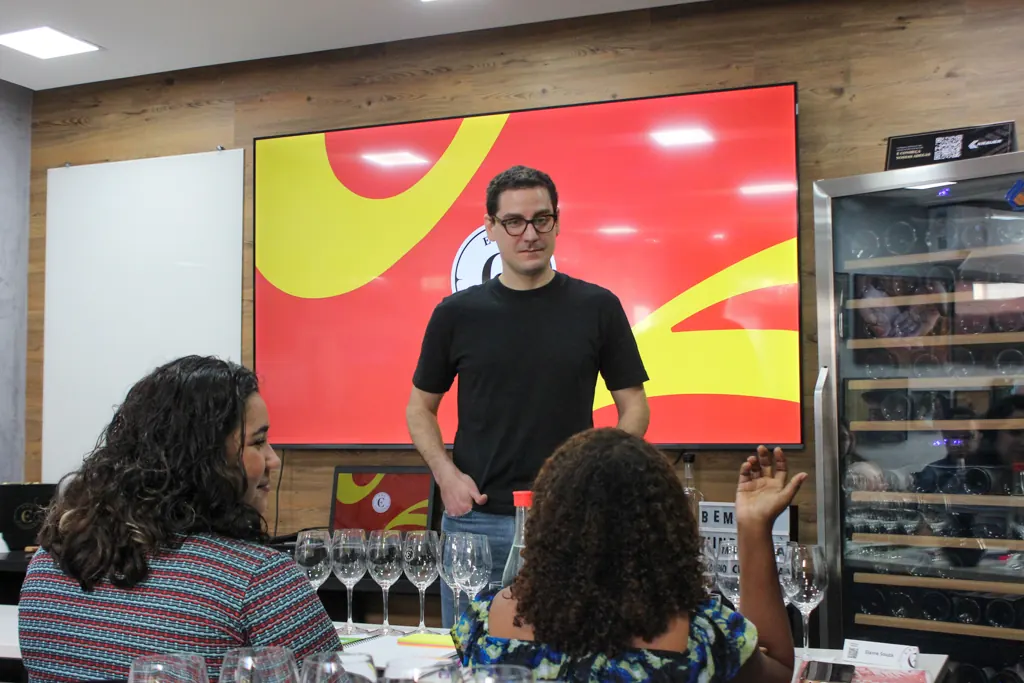 Aula do Wine for Life na sede da Eno Cultura